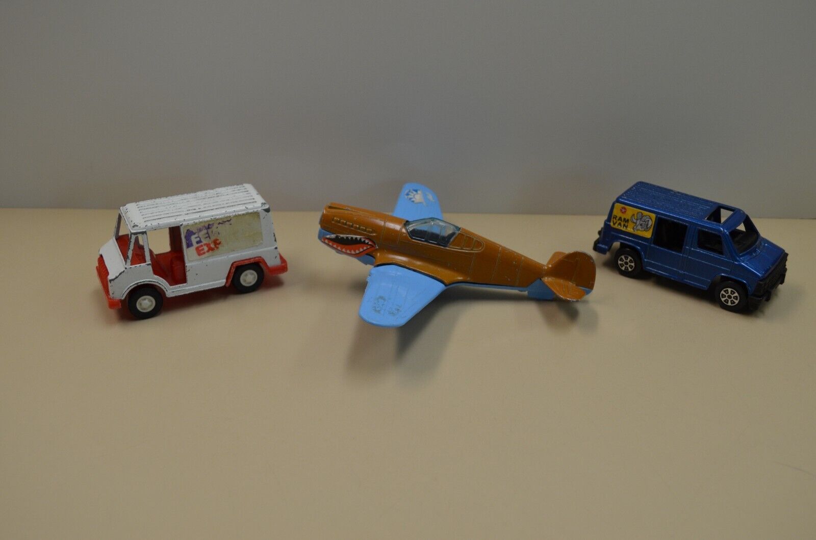 Vintage 3 Tootsie Toy Blue Ram Van, White Fed Ex Van, Flying Tiger P40 Metal