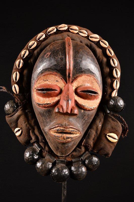 21176 An Authentic African Dan Mask Liberia