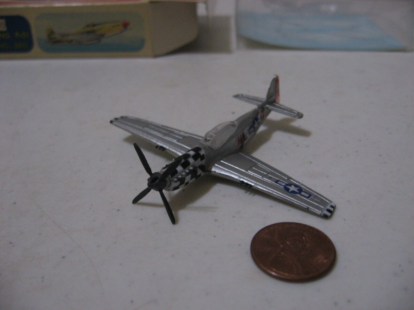 Bachmann Mini-planes #8390 Mustang P-51 Airplane 1/150 Scale